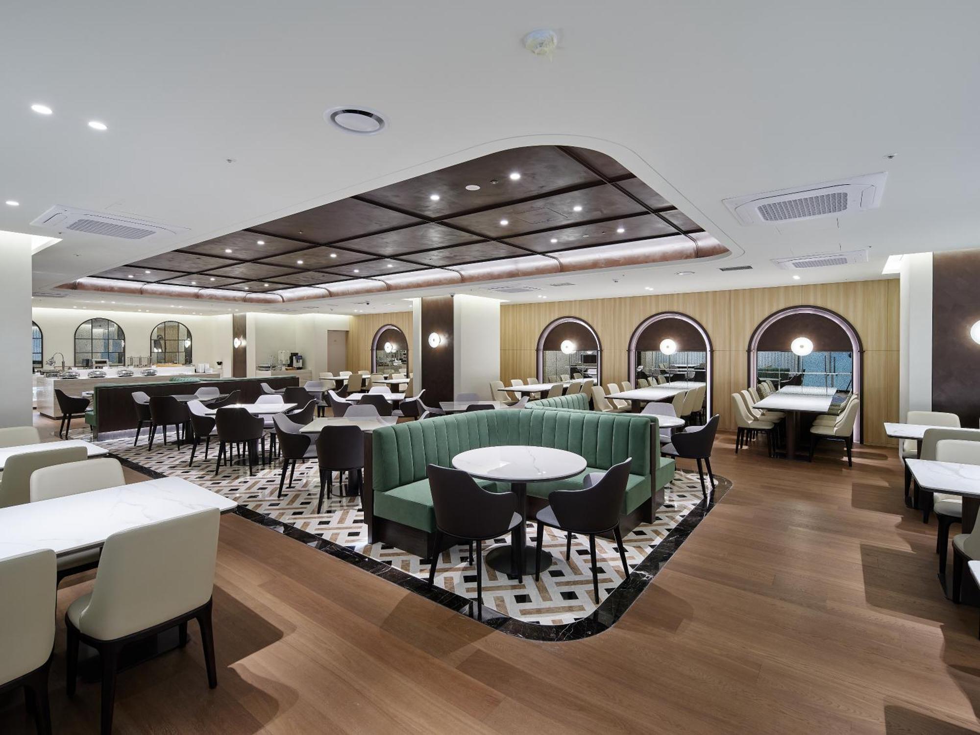 The Botanik Sewoon Myeongdong 4* Seoul