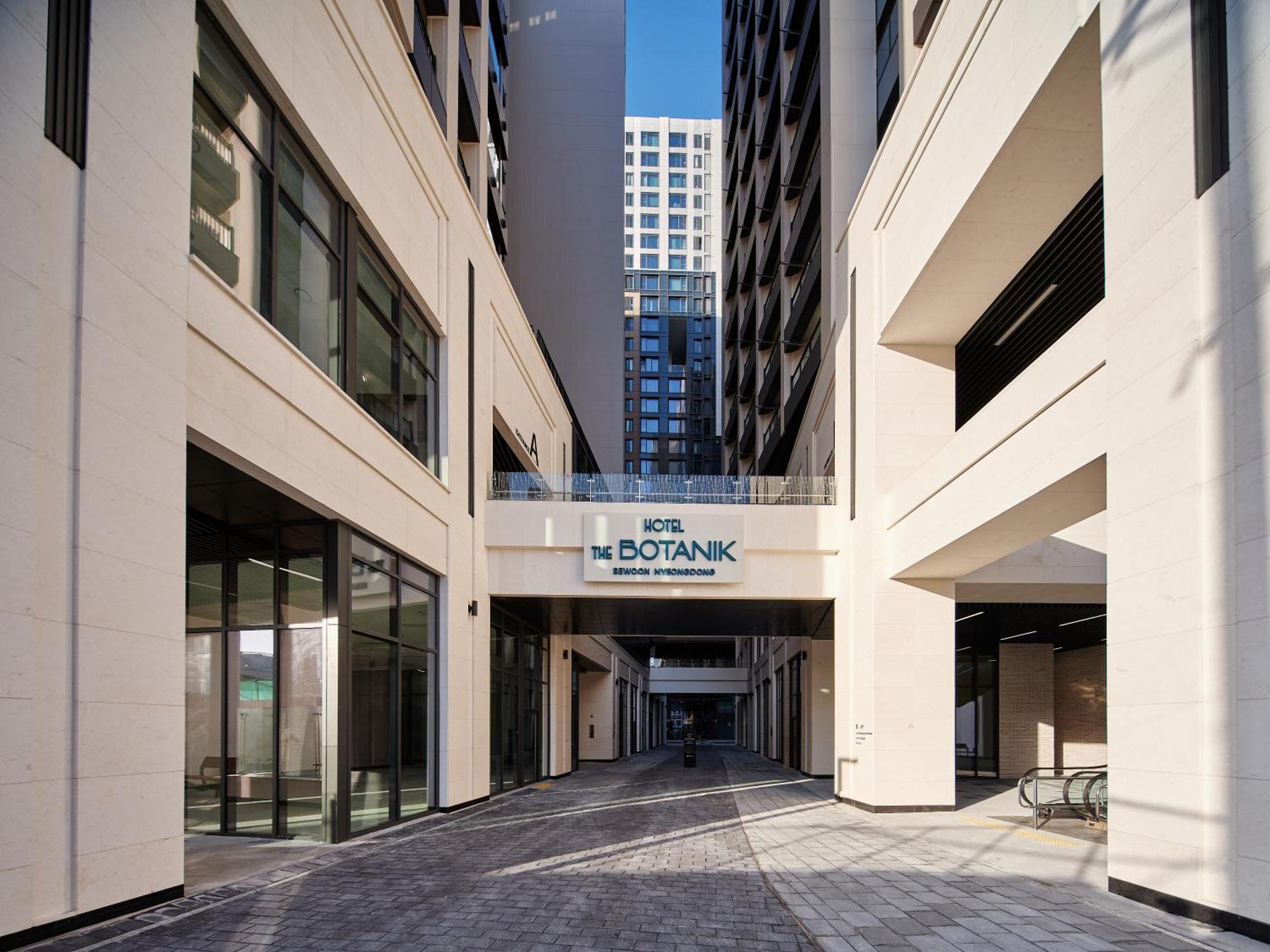 The Botanik Sewoon Myeongdong Hotel