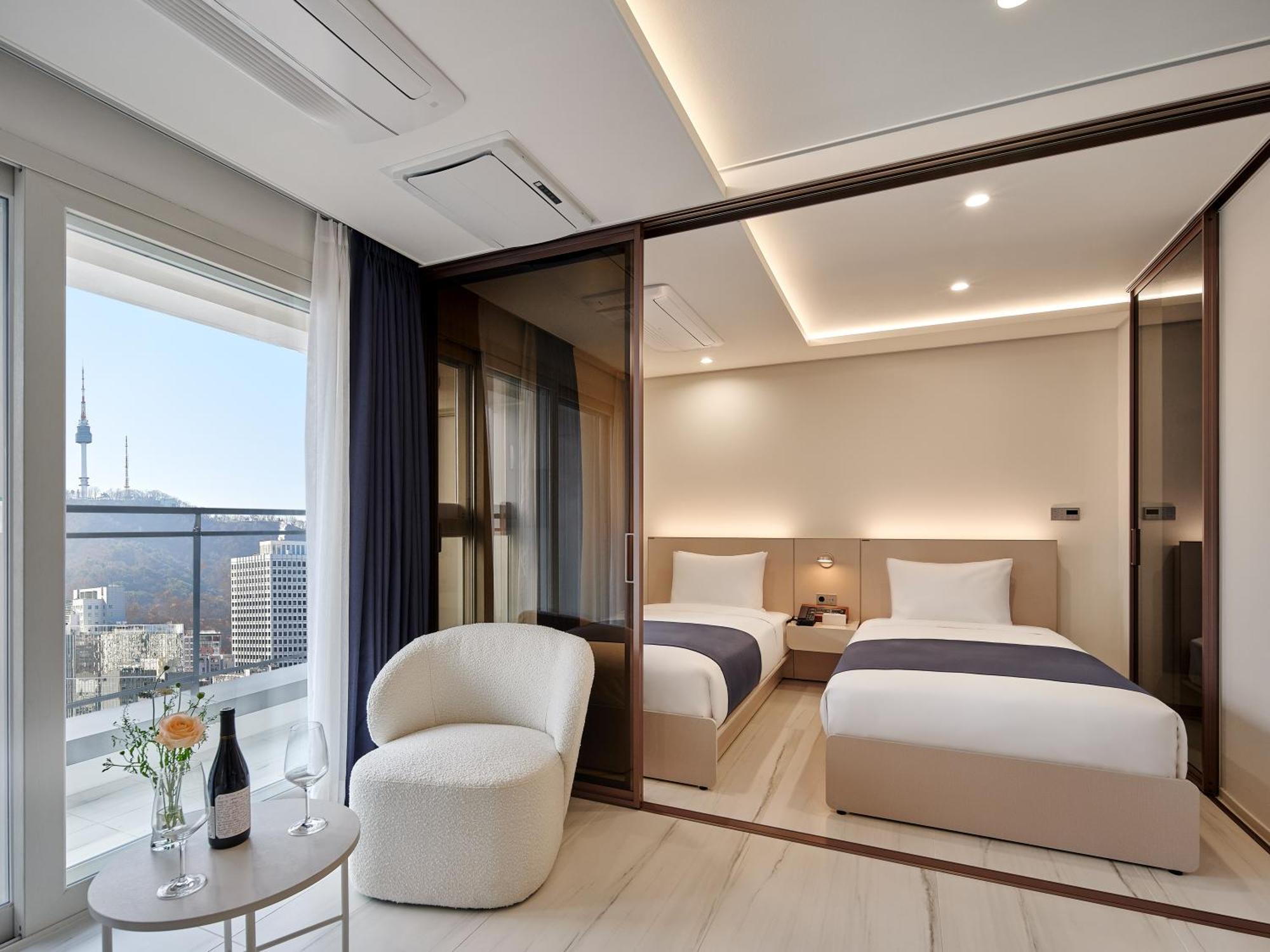 Hotel The Botanik Sewoon Myeongdong 4*