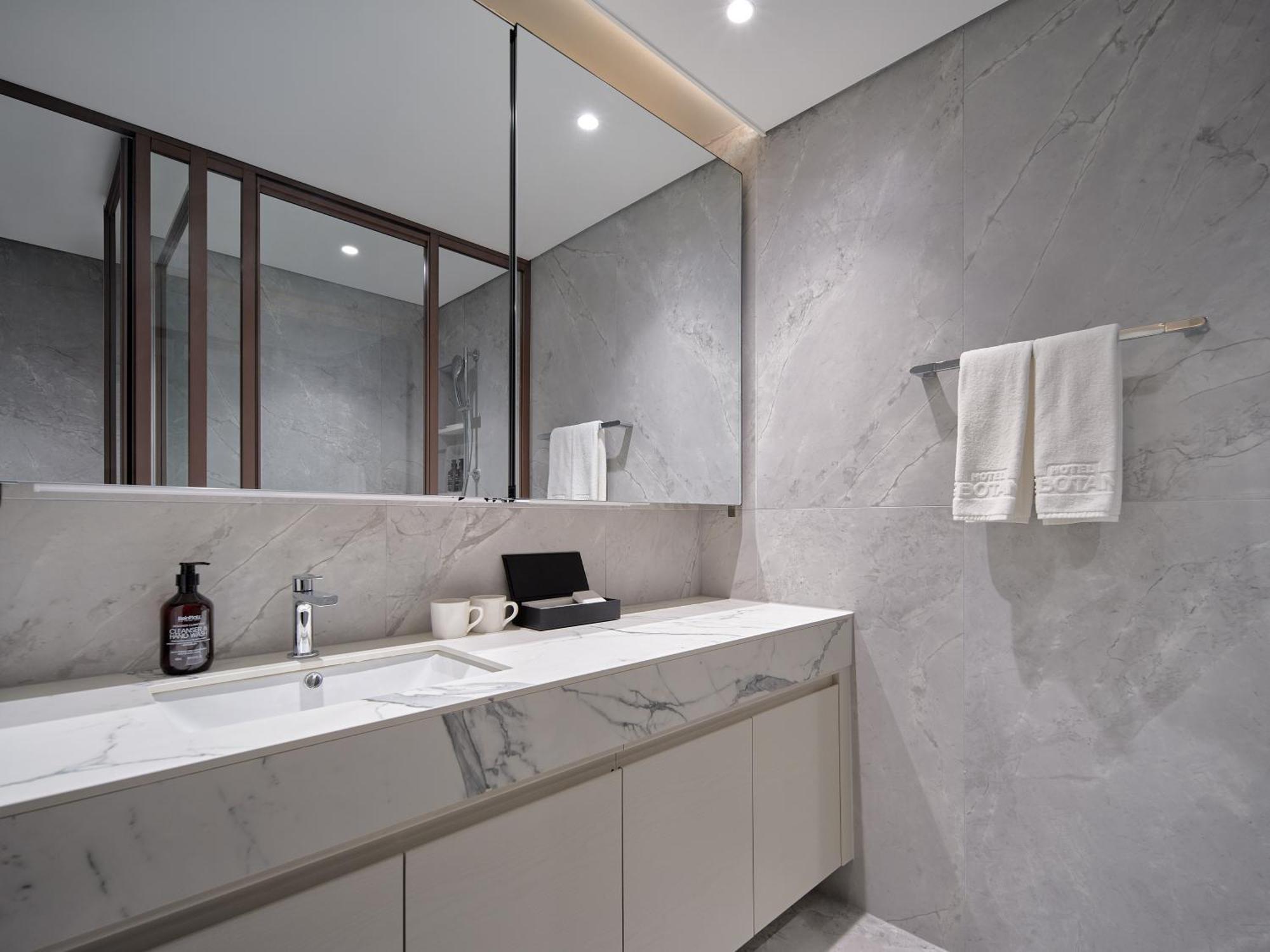 The Botanik Sewoon Myeongdong Hotel