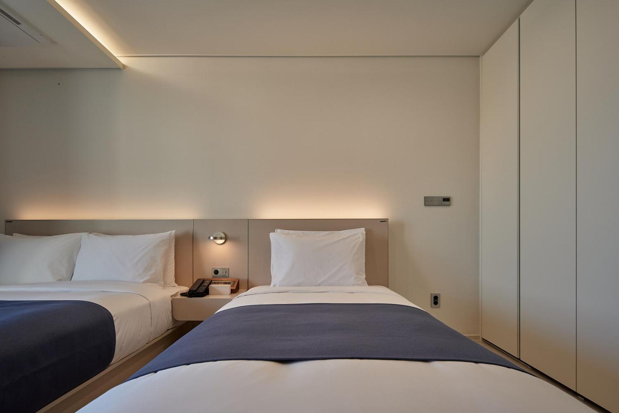 Hotel The Botanik Sewoon Myeongdong 4*
